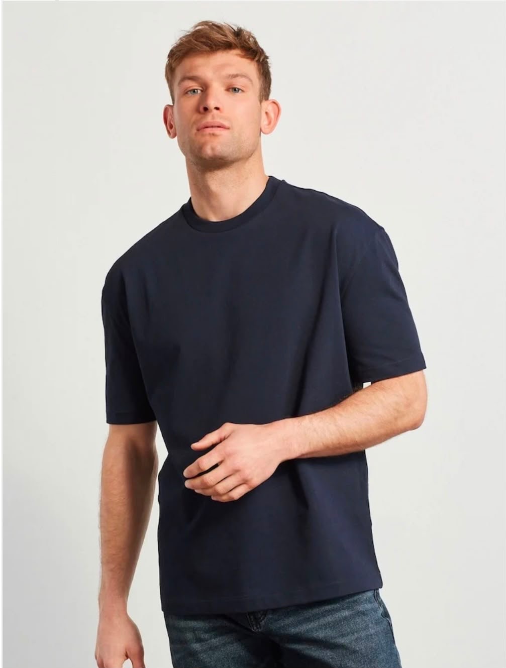 Men's Solid Navy Short-Sleeve T-Shirt - Relaxed Fit Crew Neck Cotton Top